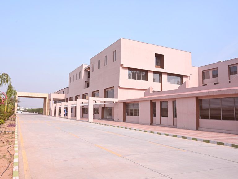 विद्यालय भवन