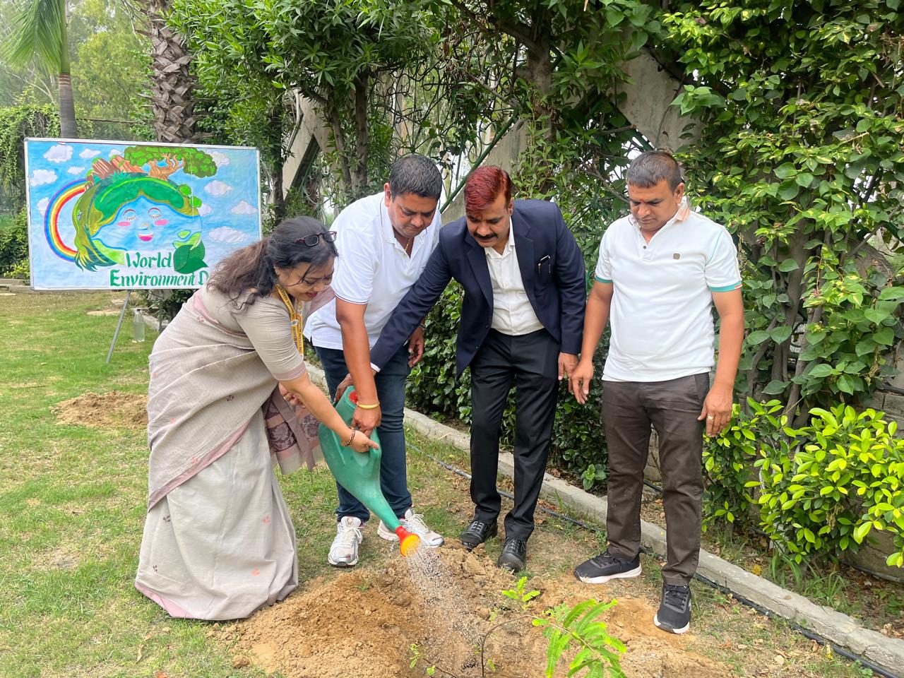 पर्यावरण दिवस वृक्षारोपण